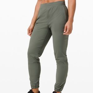 NWT lululemon Adapted State Jogger 28”